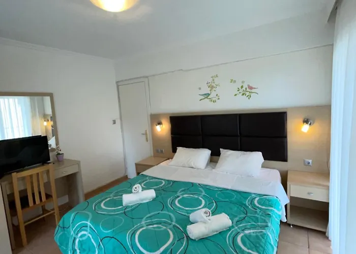 Maria * Paralia Dionisiou