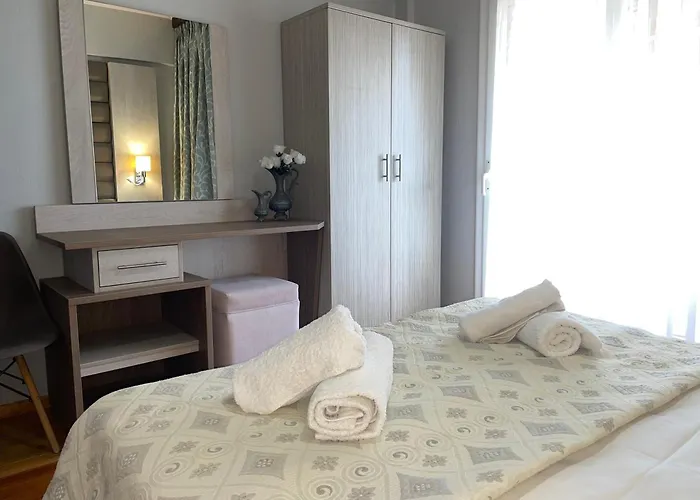 Maria * Paralia Dionisiou